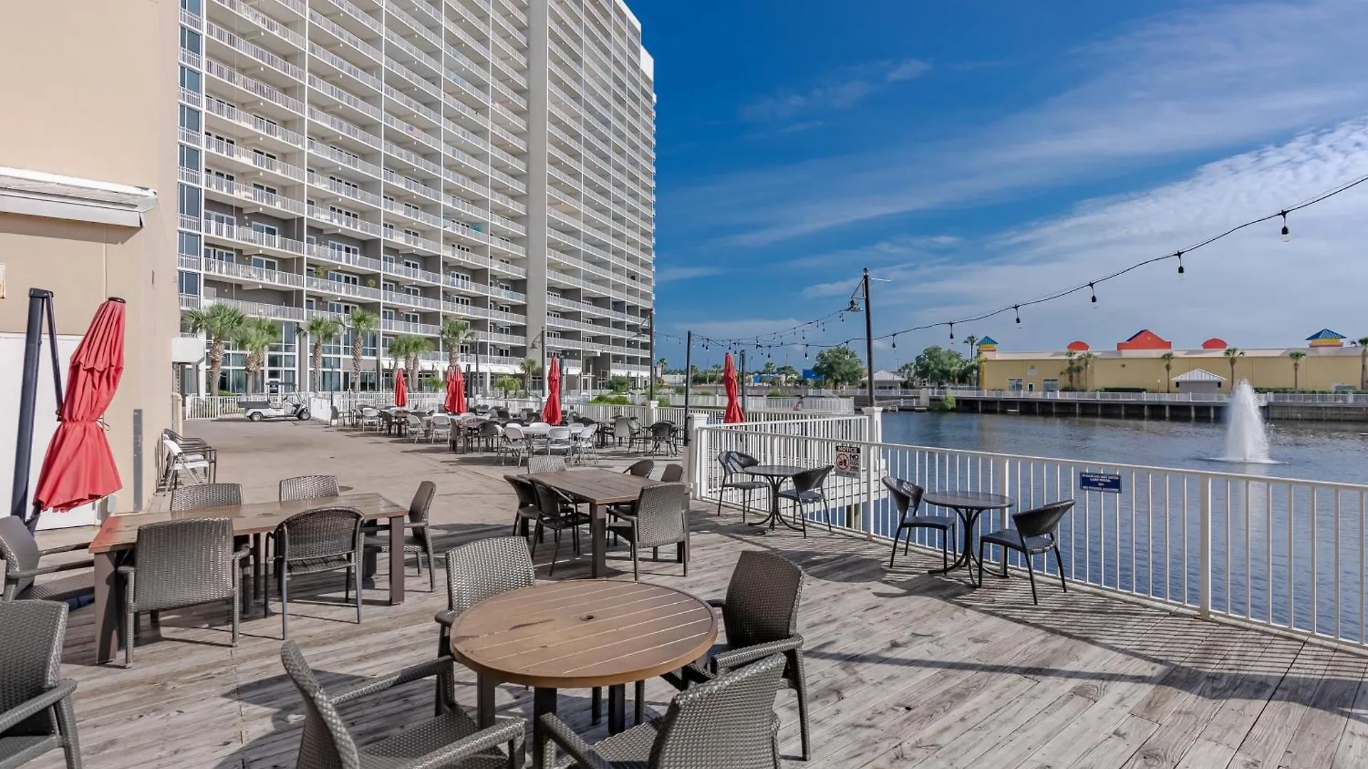 Spacious Beachfront Condo! Sleeps 8 With Gulf Views! Panama City Beach USA
