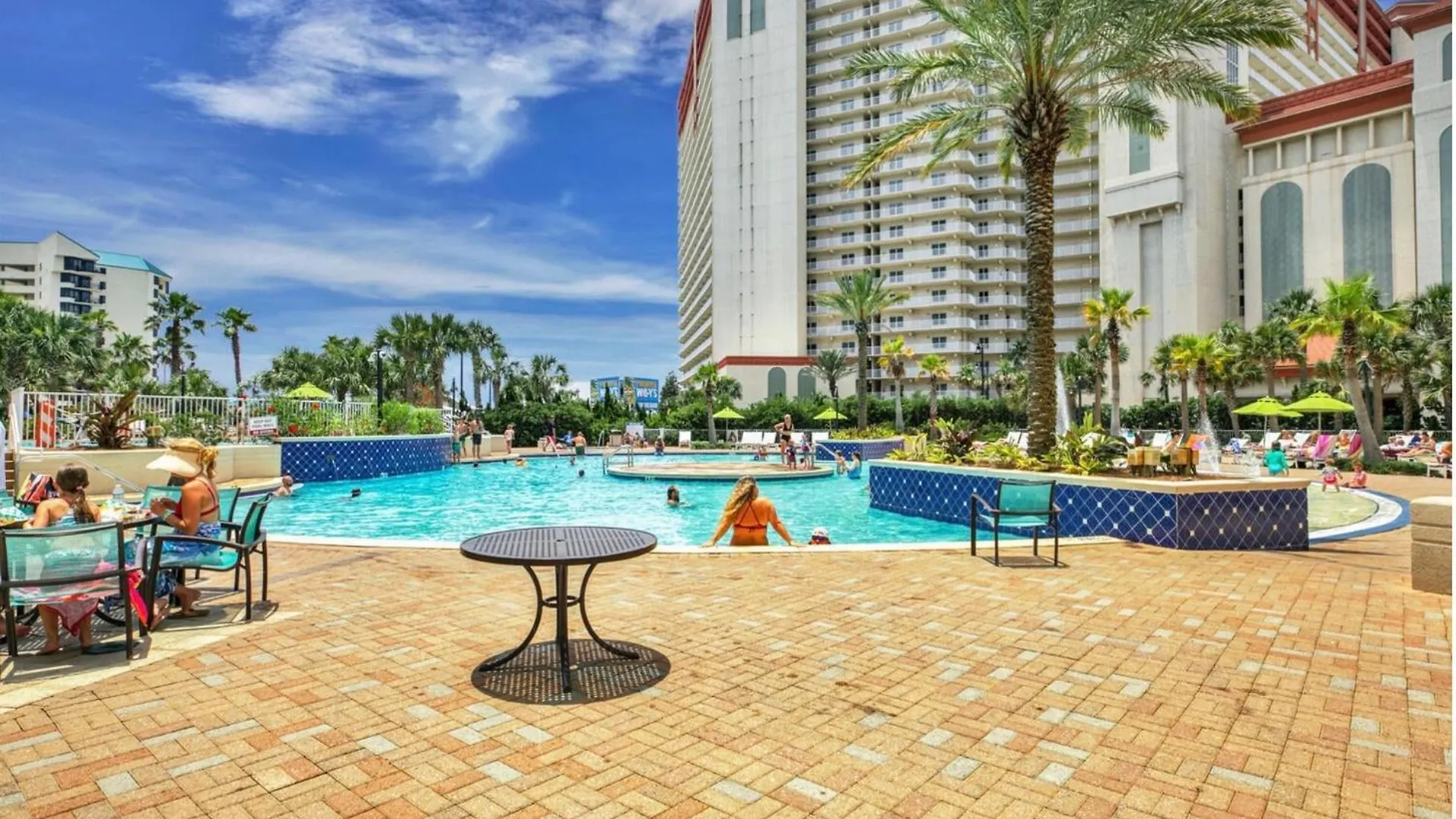 Lägenhet Spacious Beachfront Condo! Sleeps 8 With Gulf Views! Panama City Beach