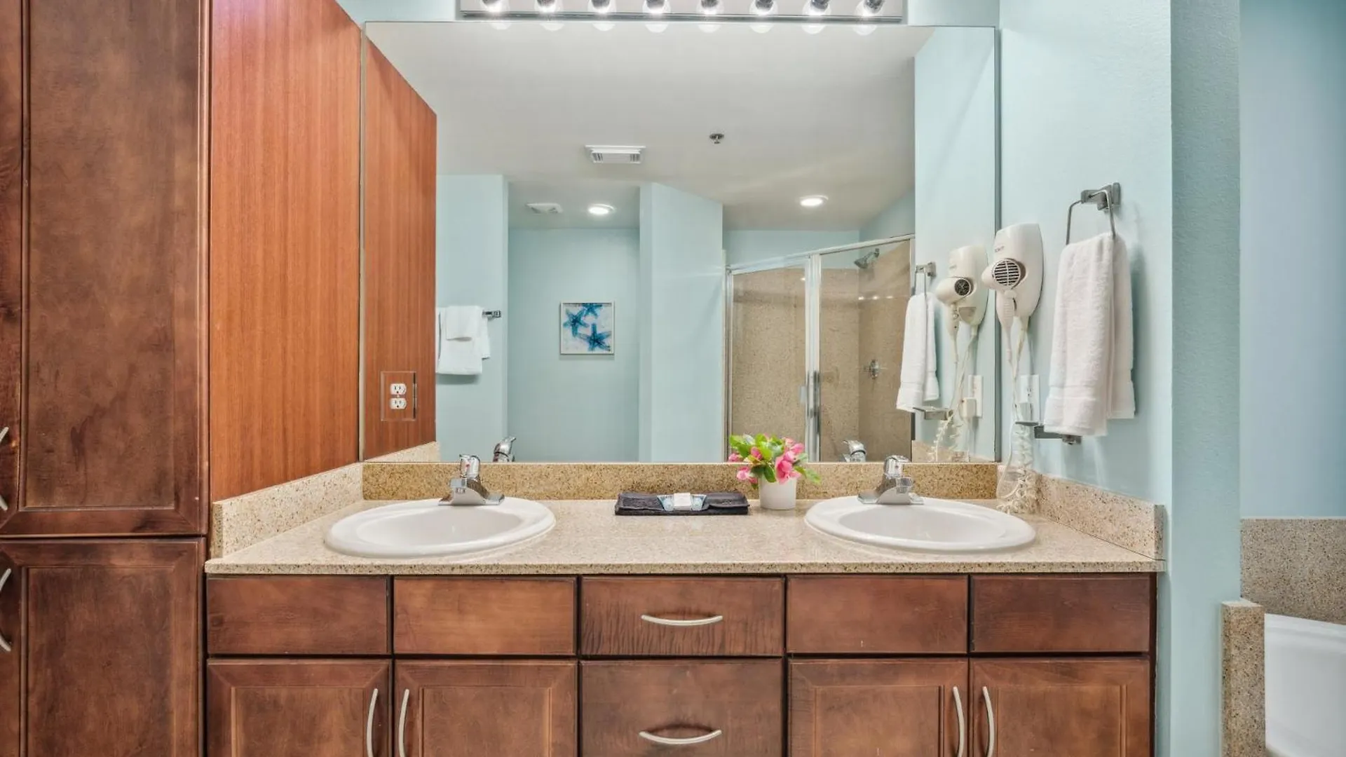 Spacious Beachfront Condo! Sleeps 8 With Gulf Views! Panama City Beach 0*,