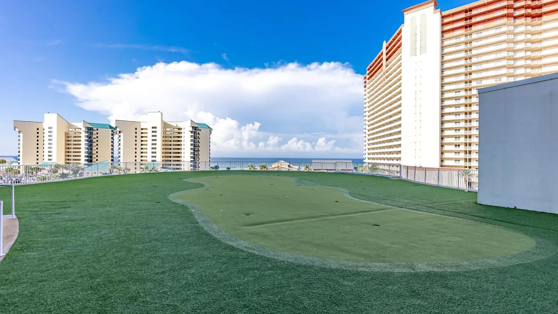 Spacious Beachfront Condo! Sleeps 8 With Gulf Views! Panama City Beach Appartement