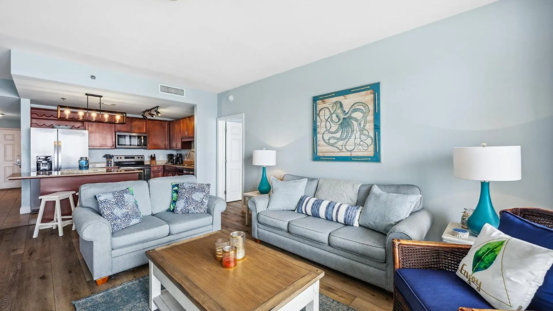 Spacious Beachfront Condo! Sleeps 8 With Gulf Views! Panama City Beach